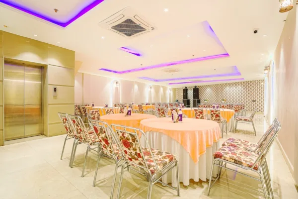 Hotel Grand Cabbana - Image 4