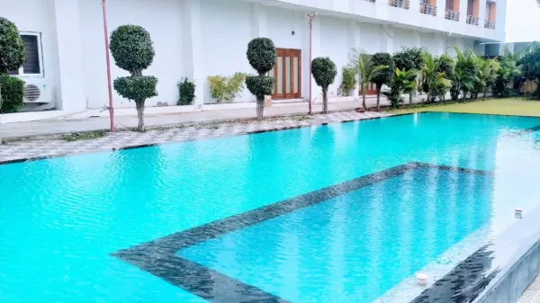Solitaire Hotel & Resort - Image 9