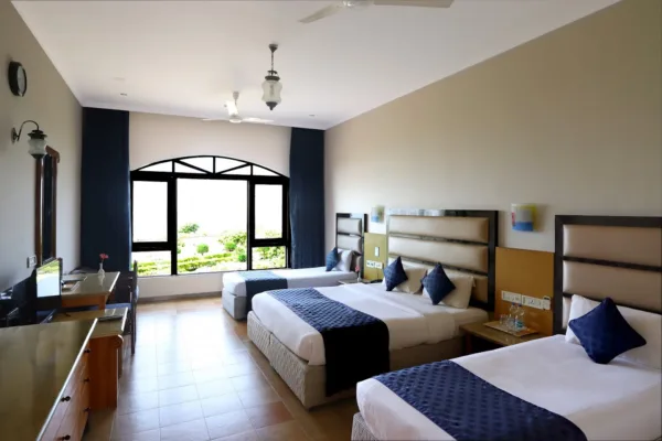 Kohinoor Samudra Beach Resort - Image 12