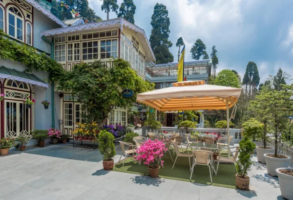 Udaan Dekeling Resort Darjeeling - Image 3