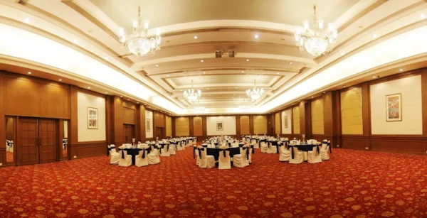 Sayaji Hotel - Image 10