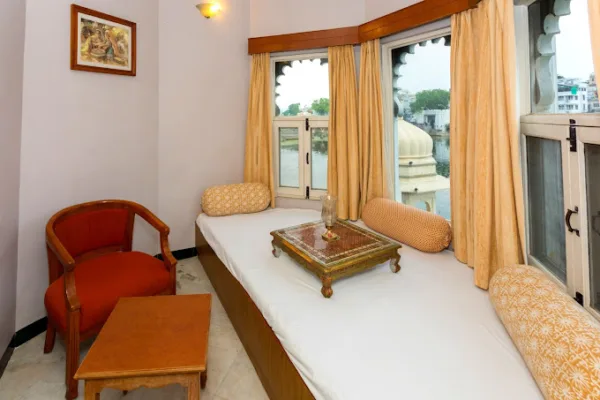 Hotel Sarovar - A Boutique Lake Facing Hotel On Lake Pichola - Image 4