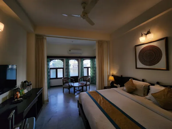 Hotel Sarovar - A Boutique Lake Facing Hotel On Lake Pichola - Image 3